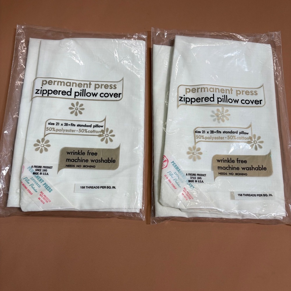Springs Set of 2 Zippered Pillow Covers Standard 21x28 White Permanent Press NOS